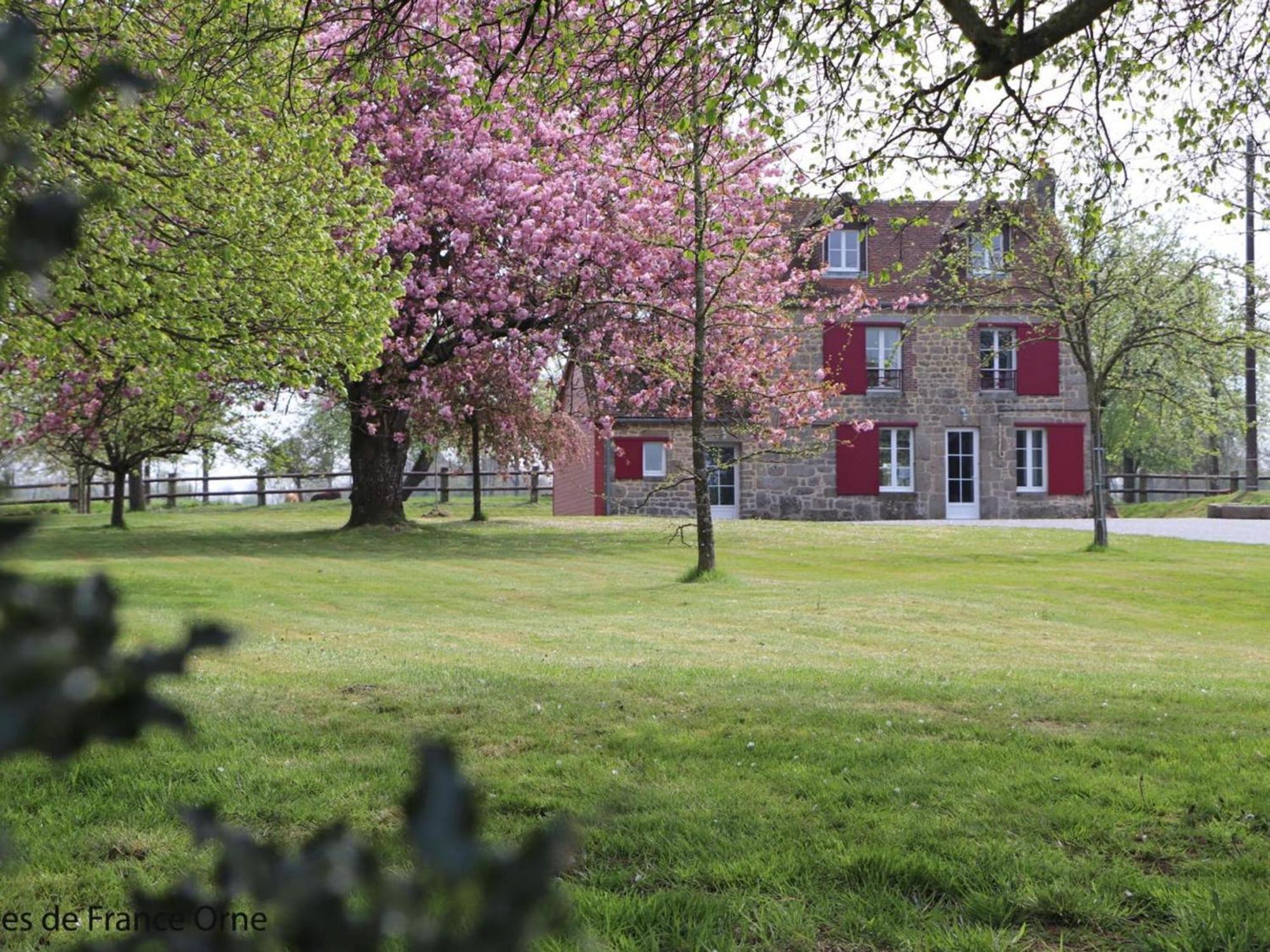 Maison Normande Renovee Avec Grand Jardin, Ideale Pour Famille, Proche Lac Et Randonnees - Fr-1-497-143 Menil-Gondouin ภายนอก รูปภาพ