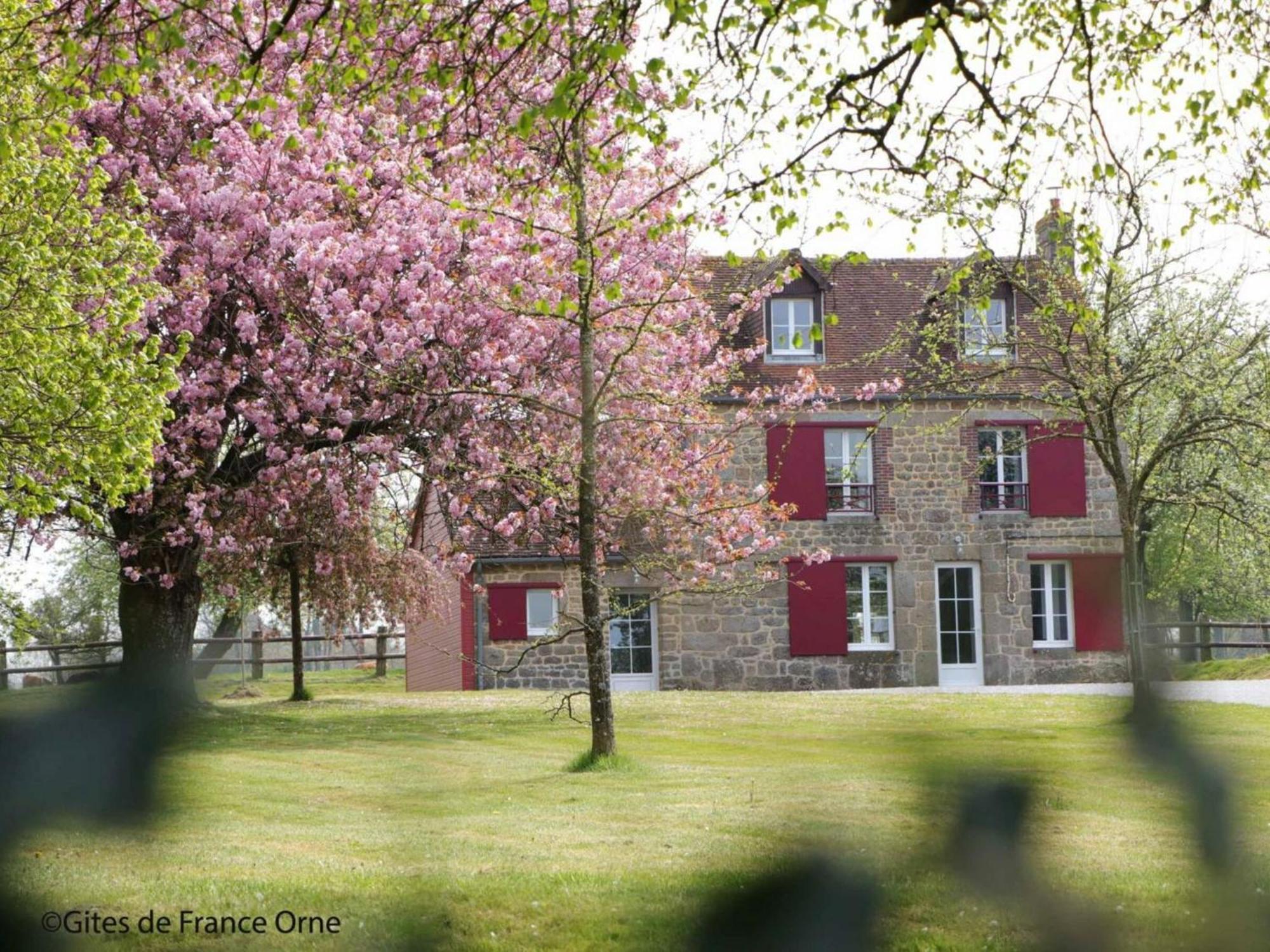 Maison Normande Renovee Avec Grand Jardin, Ideale Pour Famille, Proche Lac Et Randonnees - Fr-1-497-143 Menil-Gondouin ภายนอก รูปภาพ